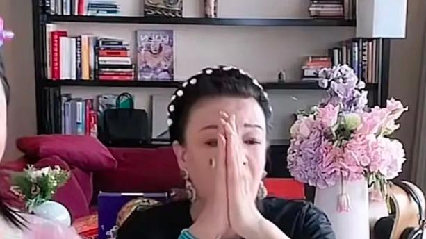 向太|张兰再度回应向太，字里行间都是反击，眼界格局真不是一个段位！