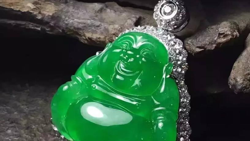 翡翠手镯|作为新手小白，想要投资收藏翡翠要了解哪些？新手一定要看