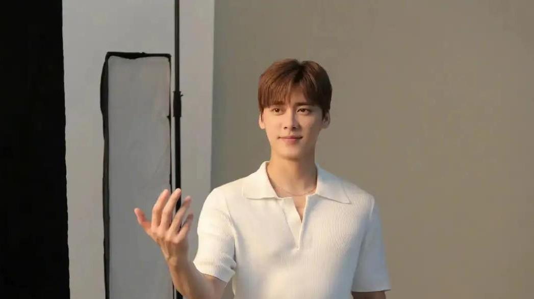 李易峰|网爆跟李易峰嫖娼的还有篮球运动员，阿联林书豪中招