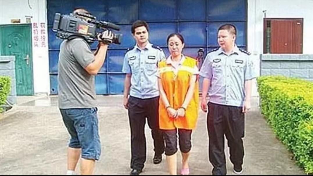 2011年, 为继承姐姐财产, 亲妹下手制造贺州灭门案，一串钥匙露马脚