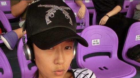 吉克隽逸|吉克隽逸30度热天穿假皮草唱歌，唱到一半说太热，贵妇一秒变憨妹