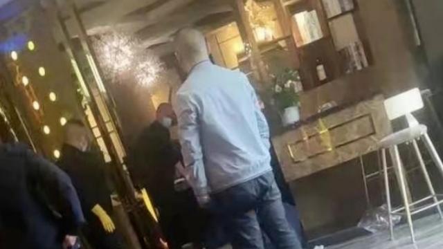 四川一男子网吧熬夜7小时猝死，被发现时全身冰冷僵硬，现场曝光