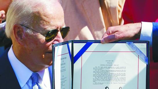 腾讯|担心被中国直线超车？拜登一边流鼻涕一边演讲，美国“芯”病难医