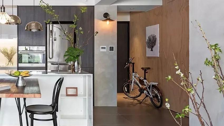 83㎡现代简约，全屋缤纷花艺设计，阳台成了小花园