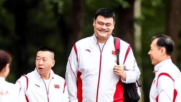 姚明|体重超过400斤的姚明现身悉尼！他移民澳洲了吗？真相来了！