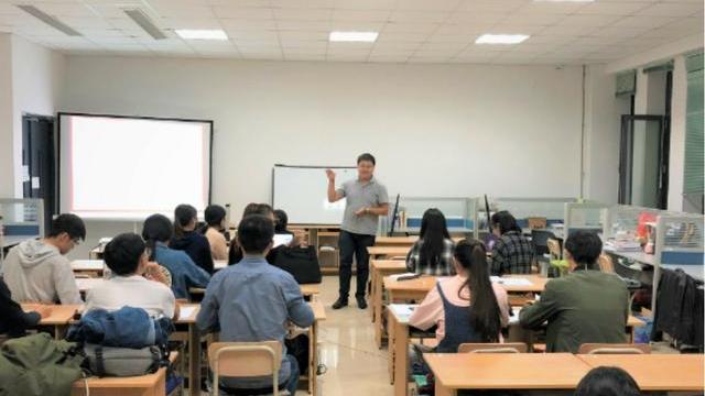 高校|这类公务员似乎“高大上”，其实只是“镶了金边”的无编制临时工