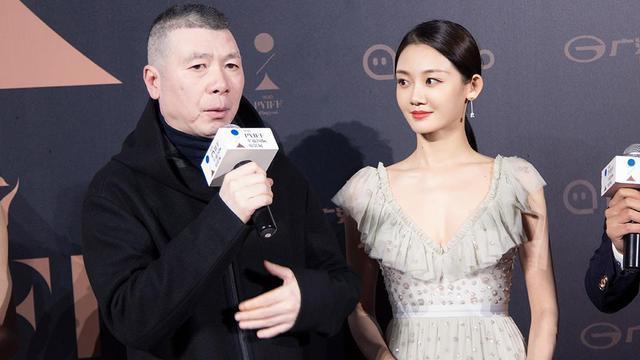 苗苗|为什么说娱乐圈看人下菜？苗苗尴尬，张韶涵让位，张小斐没位