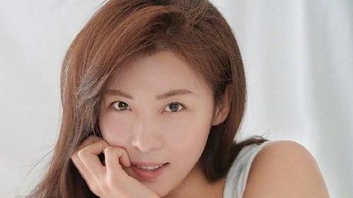 河智苑|韩国女星河智苑疑似精神失常，因为爸爸和弟弟先后离世