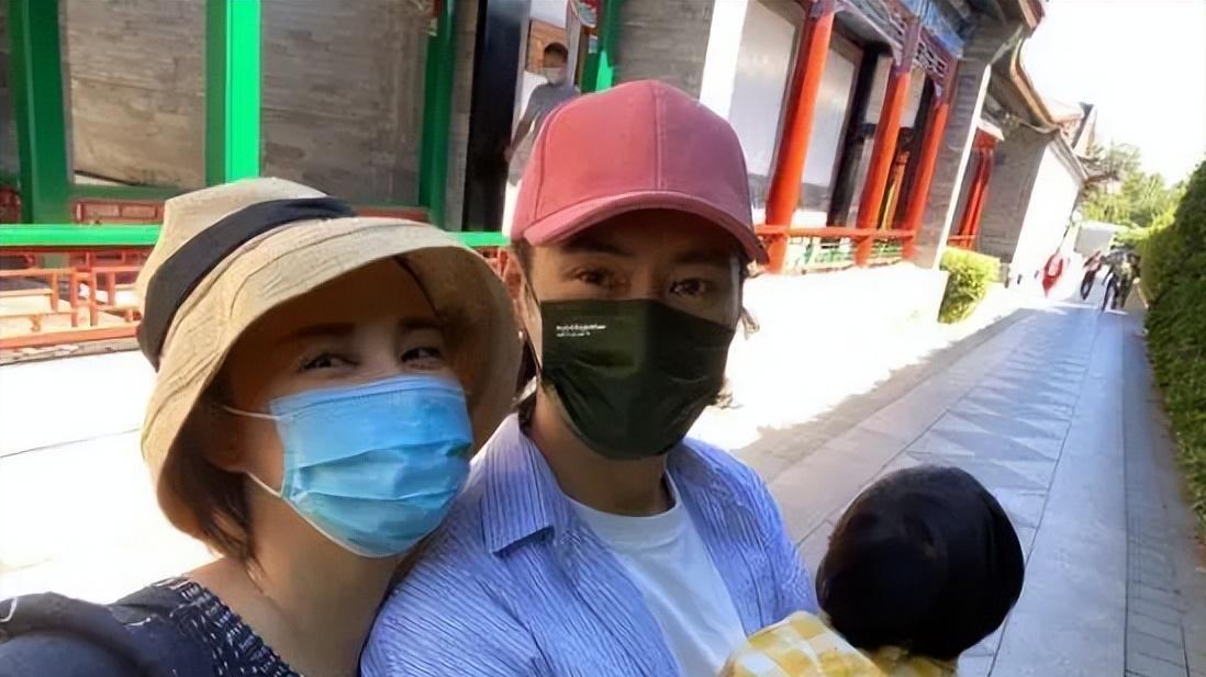 宋茜|张歆艺自曝全家被感染，分享居家隔离治疗方法，吃药喝水心态要好