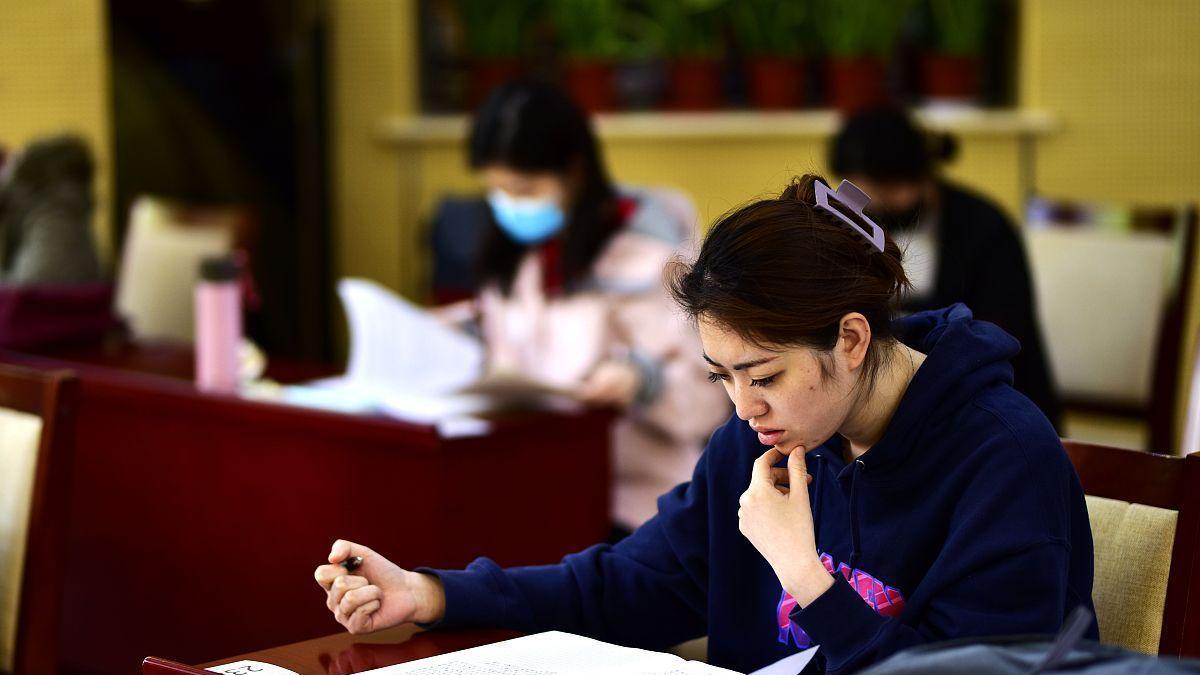 新加坡|人才引进的事业编，和事业单位考试的编制一样吗？可以这样考虑！