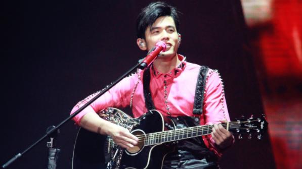 周杰伦|周杰伦不只是说唱优秀，他的光环，是一座一座金曲奖垒起来的