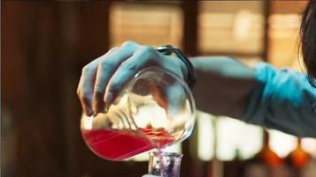 吴振峰|《冰雨火》一个意外惊喜，一段有趣的眼神戏，一位出彩的人物