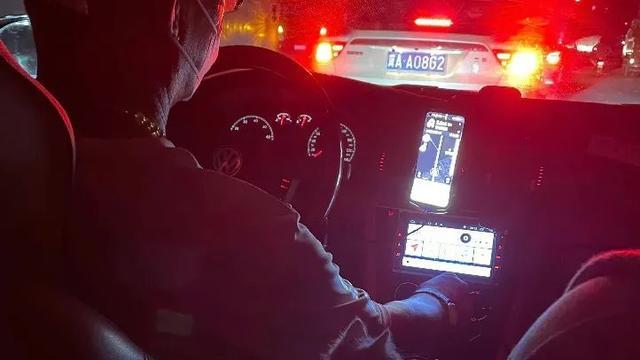 女子坐网约车想用身体“付账”，连套都准备好了
