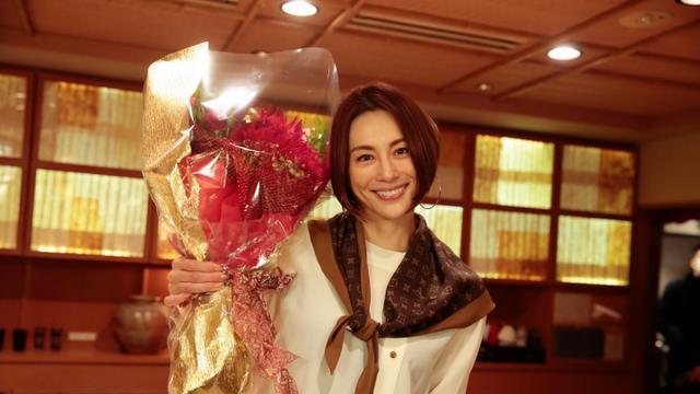 米仓凉子|米仓凉子因腰痛难耐忍痛辞演《芝加哥》！坦言：非常不甘心