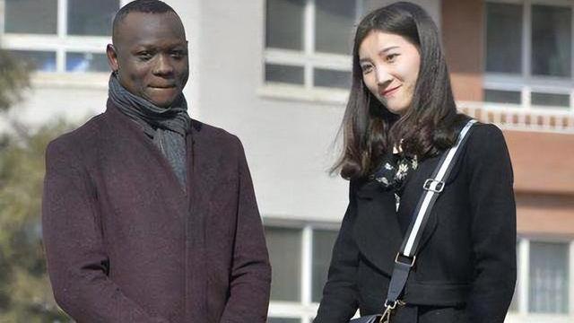回顾：女大学生与黑人同居怀孕，相亲被嫌弃，女孩：我也是受害者