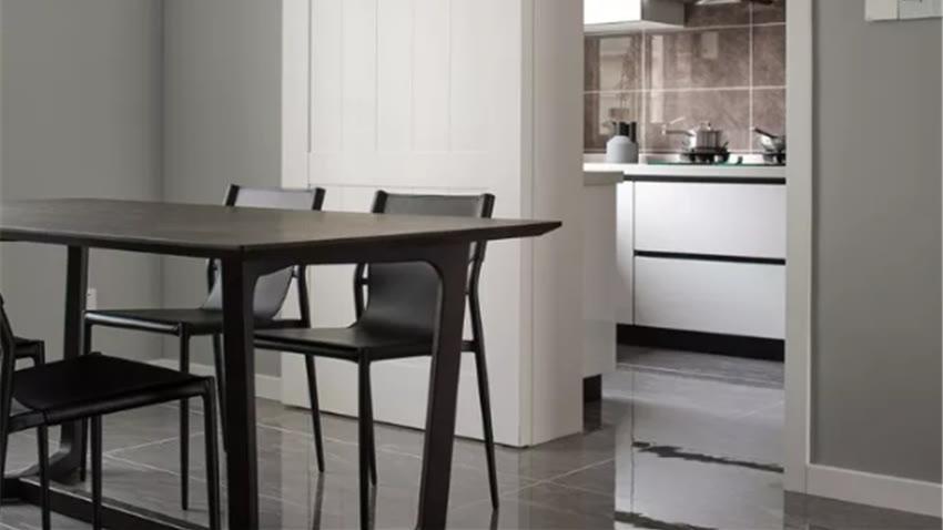 厨房推拉门用吊轨还是地轨？过来人表示：耐用选后者，美观选前者