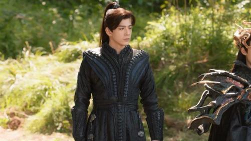 东方青苍|《苍兰诀》东方青苍从业火到琉璃火经历了什么？因为爱过所以绚烂