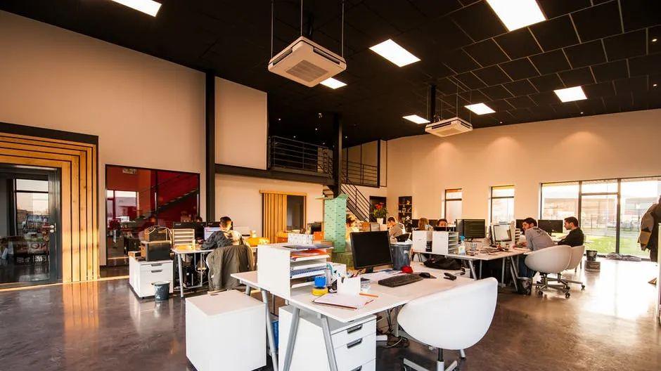 |刚入职2个月，没想到因为一次吹牛，第二天领导就提拔我当了主管