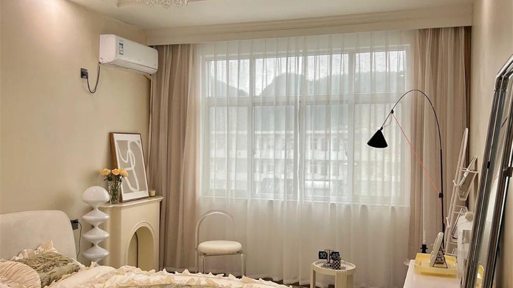 小姐姐一个人住38㎡LOFT公寓，虽然屋内面积小，但还算整洁干净