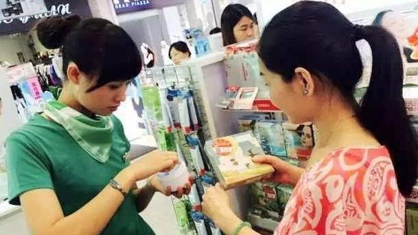 屈臣氏 再一次提醒：逛屈臣氏，看到这种护肤品，多囤几瓶，比兰蔻还好用