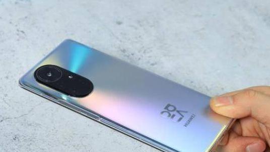 harmonyos|华为5G旗舰降至3099，麒麟芯片永不过时，HarmonyOS是亮点