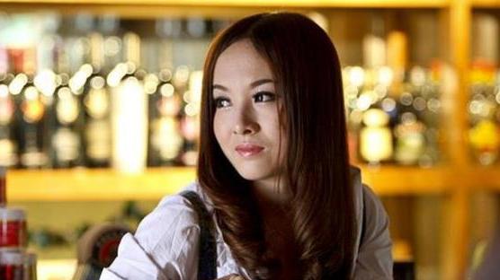 纪实：杭州一男子因长得太帅，被三名女子骚扰，女方事后羞愧流泪