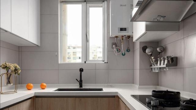 90平米的二居室，两夫妻在在孩子和浪漫之间，达成一个平衡