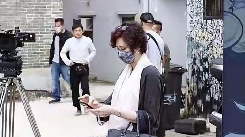 洪金宝|洪金宝携小13岁娇妻亮相，不愧是香港小姐