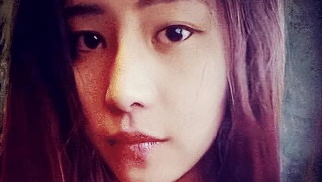 回顾一对恋人试衣间的视频火遍全网，女主长相甜美……