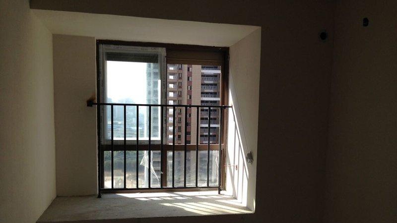 装修时想砸掉飘窗，没想到被老师傅直接拒绝！听他说完我赶紧掏烟