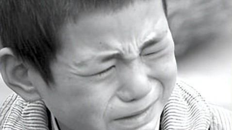 现实版《活着》：三个儿子自杀、他杀、被抓，老人住命案现场活着