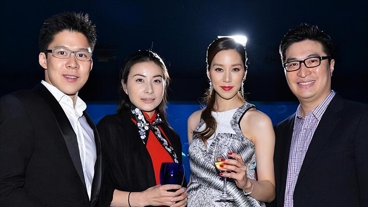 郭晶晶|两个富太亮相香港知名大学，徐子淇去当花瓶，郭晶晶则是受邀演讲