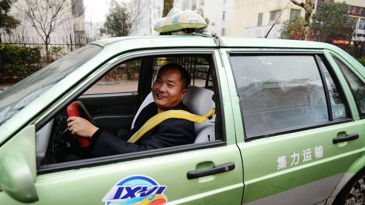 跑长途回来，孩子给我说，对门张叔叔这几天晚上总过来吃饭