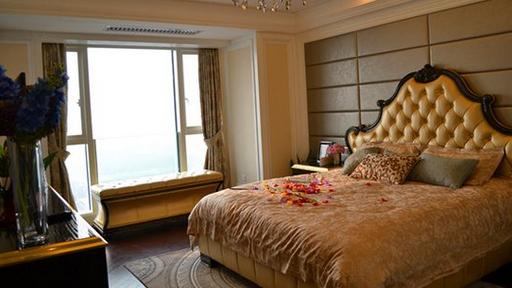 售楼的“样板房”能买吗？大多数人不想买，装修师傅说是个宝