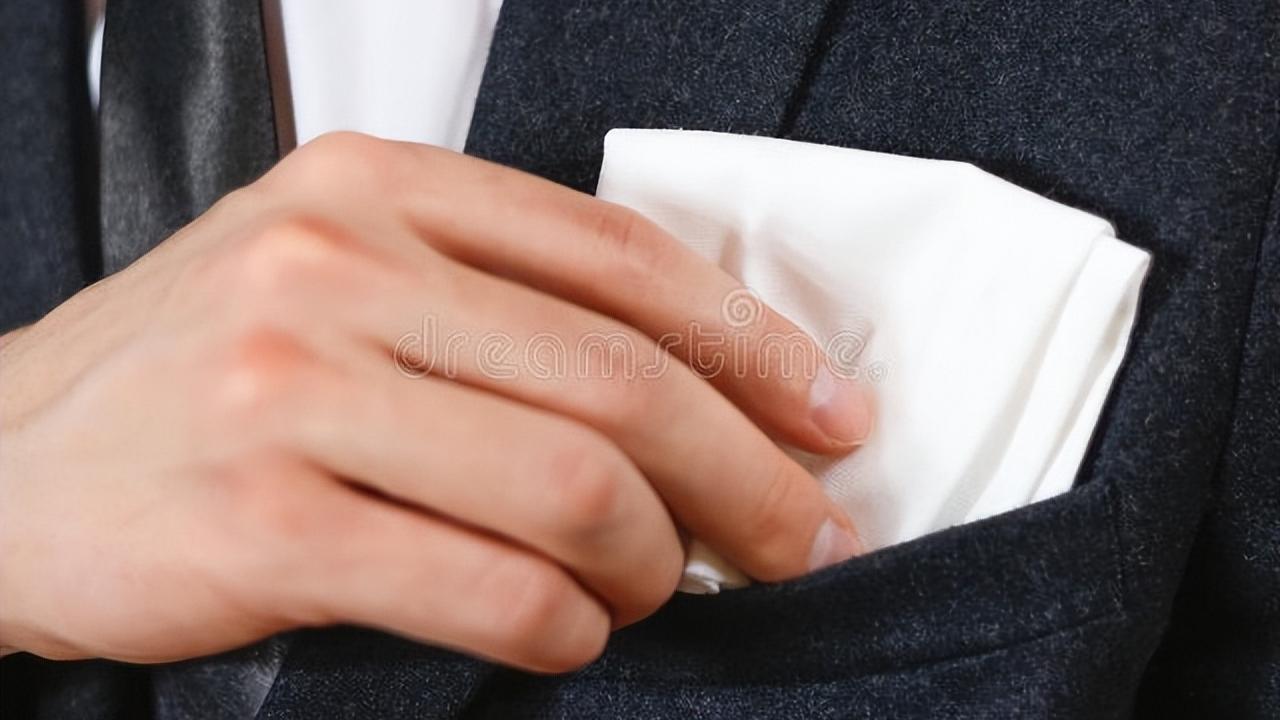 手放在口袋里行走是自信心问题的表现吗？