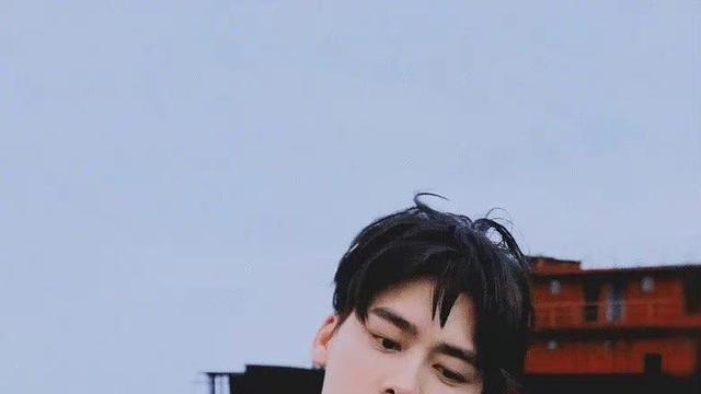 李易峰|报刊主任回应李易峰事件，曾和吴某兄弟相称，网友：“易吴所友”