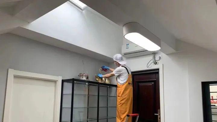 家政|做家务是女生的事？90后双胞胎在杭州成立的家政公司，全员年轻小伙，最贵一单收了6万