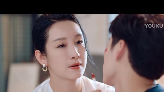 电视剧|封存十多年的覃天，为何心动于沈嘉男？答案其实就藏在两个细节里