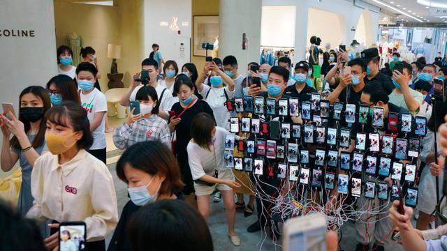一条平平无奇运球视频，网友认识“真京圈少爷”，让人羡慕的人生