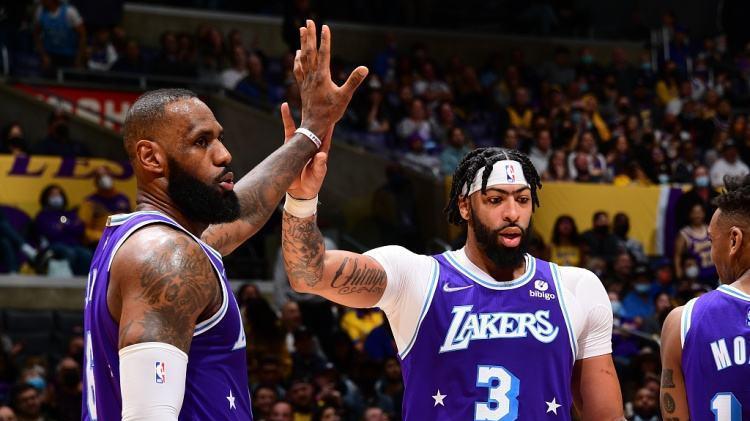 湖人、篮网与活塞商讨三方交易，湖人将迈进季后赛行列