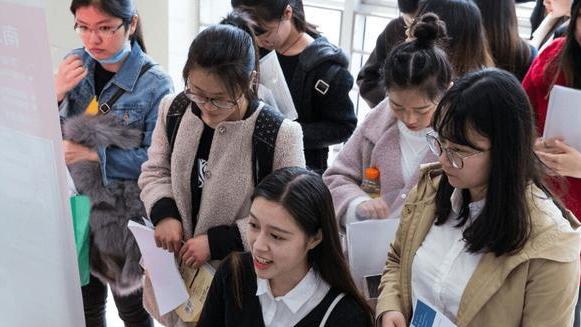 文员|专科生毕业后都在干啥？大多选择了这几个方向，虽然辛酸但也现实