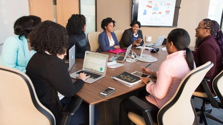 职场故事|同离职时请部门同事和老板吃饭，一顿饭花了5000多，我都替他心疼