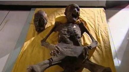 1999年出土不腐女尸，死状诡异腿间留有胎盘，专家推测出悲惨死因