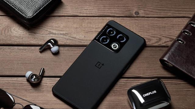 一加科技|一加11Pro解开面纱，一加10Pro：12+256G降2100元让路