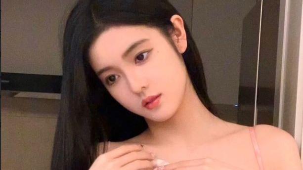 小怡同学控诉孙鑫东偷东西，妈妈劝其息事宁人，男方已被警方带走