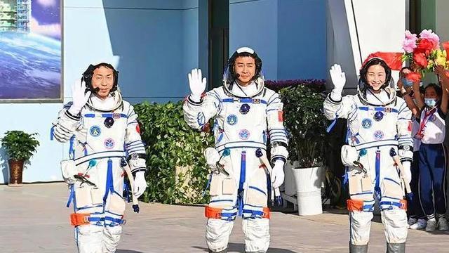 神舟即将再踏空，出征前夕“两个规定动作”，为何引国内外瞩目？