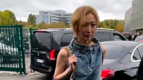 郑秀文|郑秀文参加时装周裤腿长到行走艰难，整个人瘦到形销骨立！