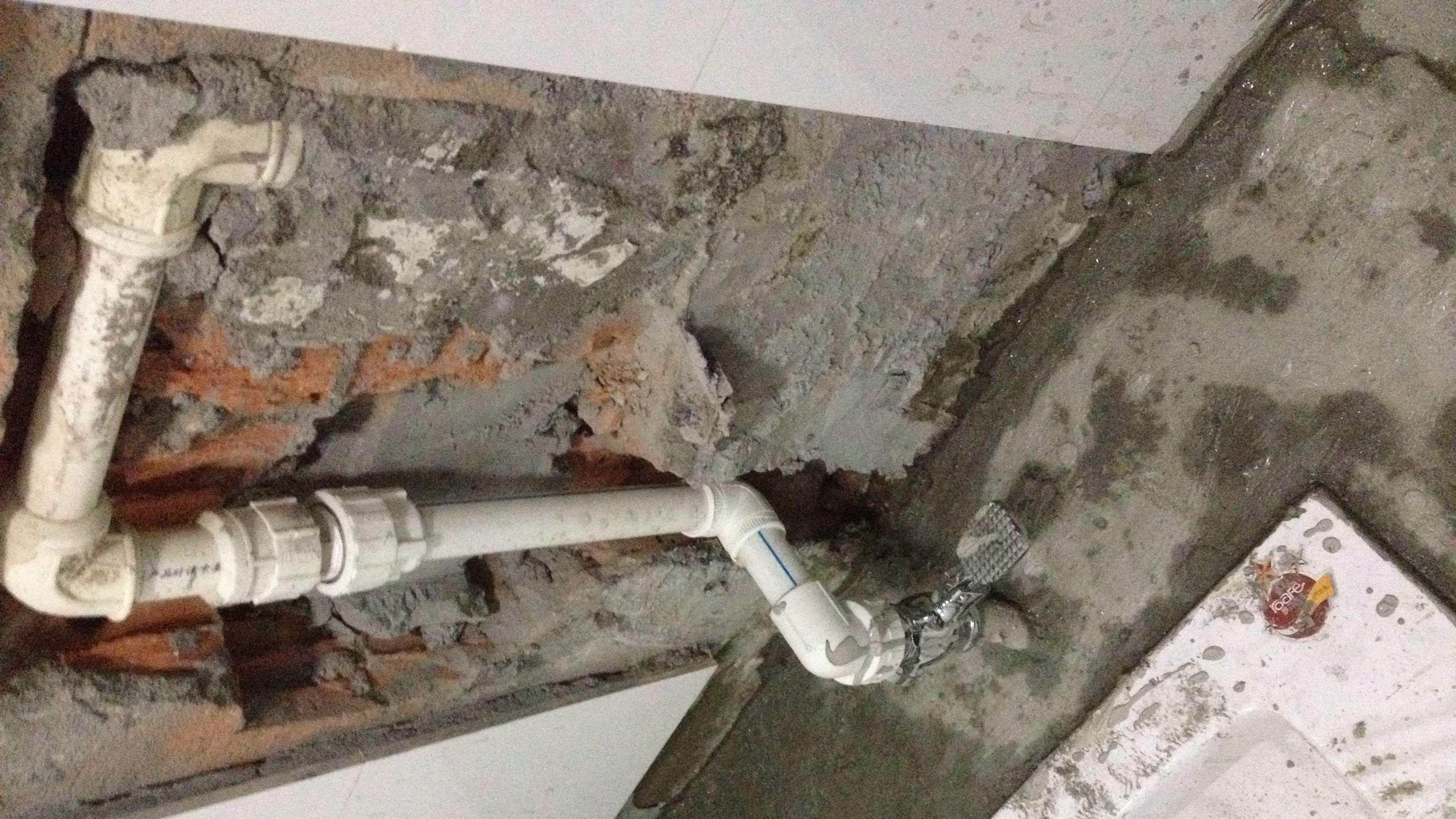 家里水管漏水了怎么办？