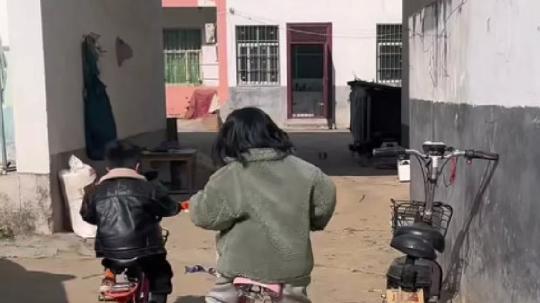 田静无惧掉粉，潘克律师回应炒作卖货，北海舅舅否认传出电话录音