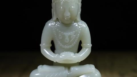 粉彩|舊藏和田玉“菩萨”座像